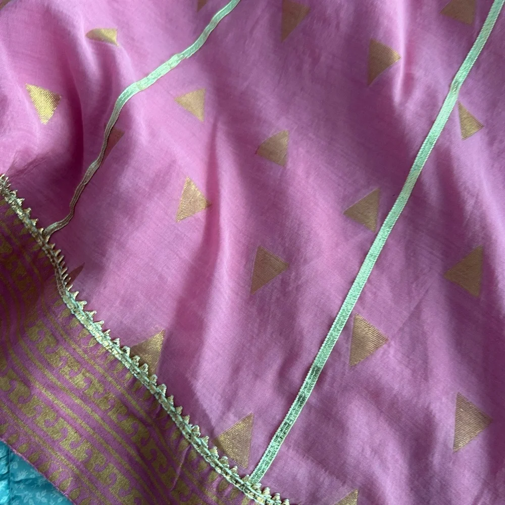 Vibrant Pink and Gold Embroidered Top - Picture 4 of 6